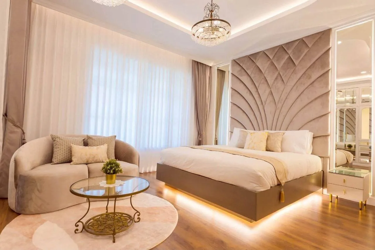 3 bedroom house for rent in Ladprao Bangkok - kitchen and dining area