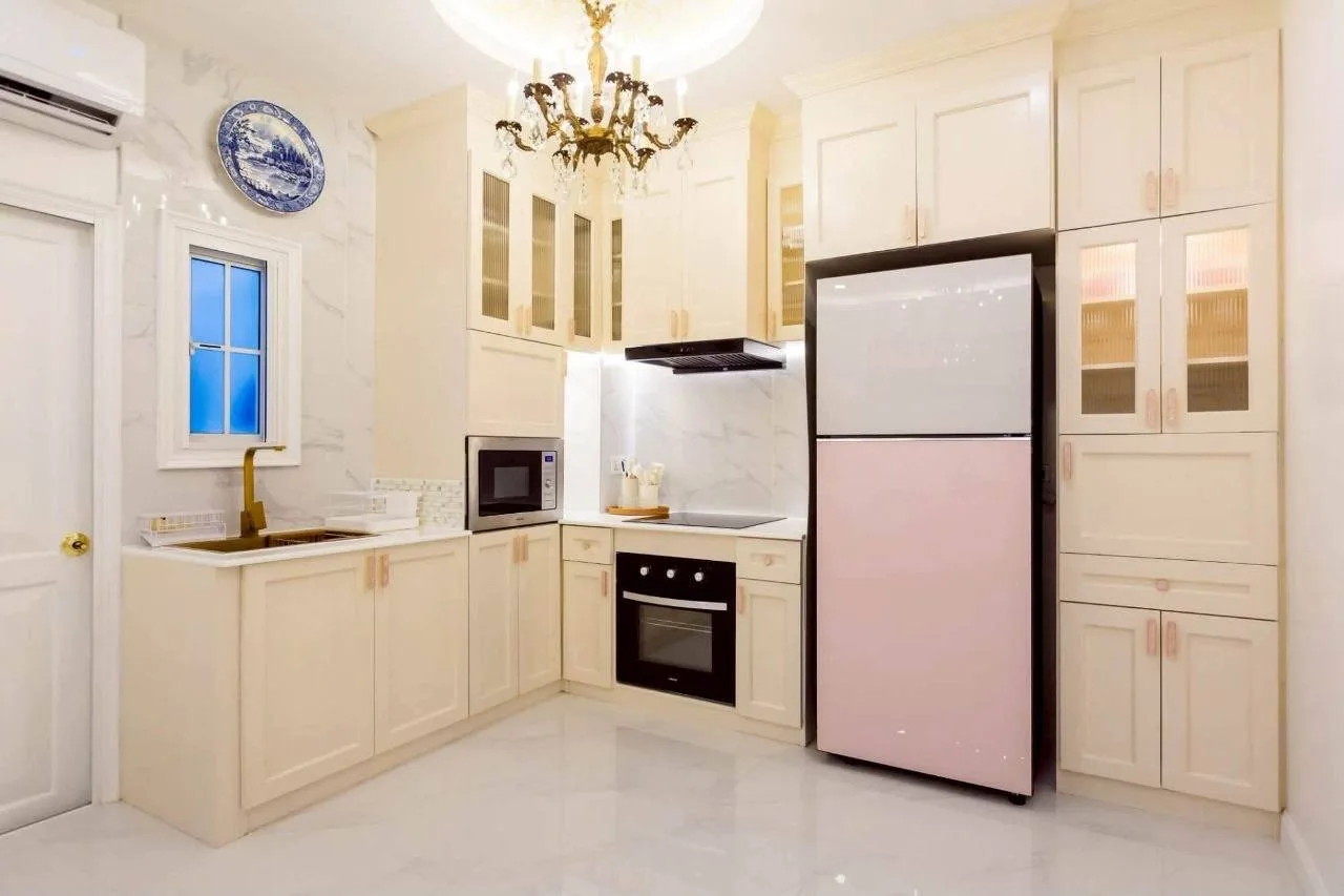 3 bedroom house for rent in Ladprao Bangkok - master bedroom interior