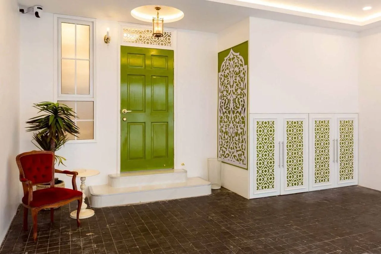 3 bedroom house for rent in Ladprao Bangkok - balcony perspective