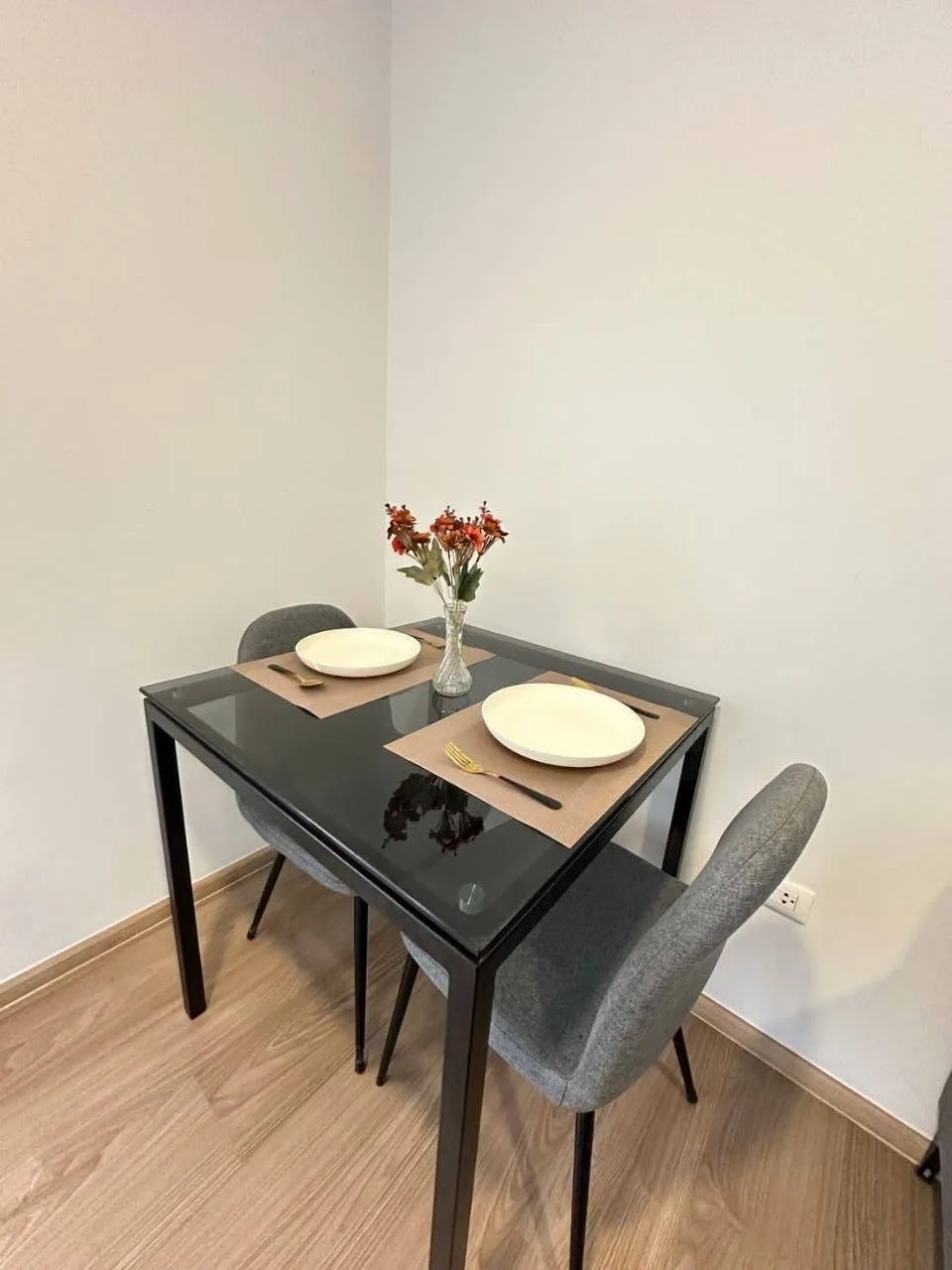 1 bedroom condo for rent in Ari Bangkok - bathroom and modern finishes