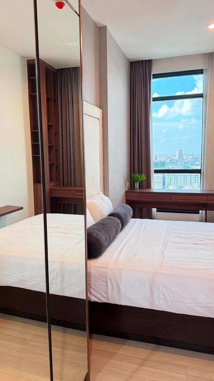 1 bedroom condo for rent in Thong Lo Bangkok - kitchen and dining area
