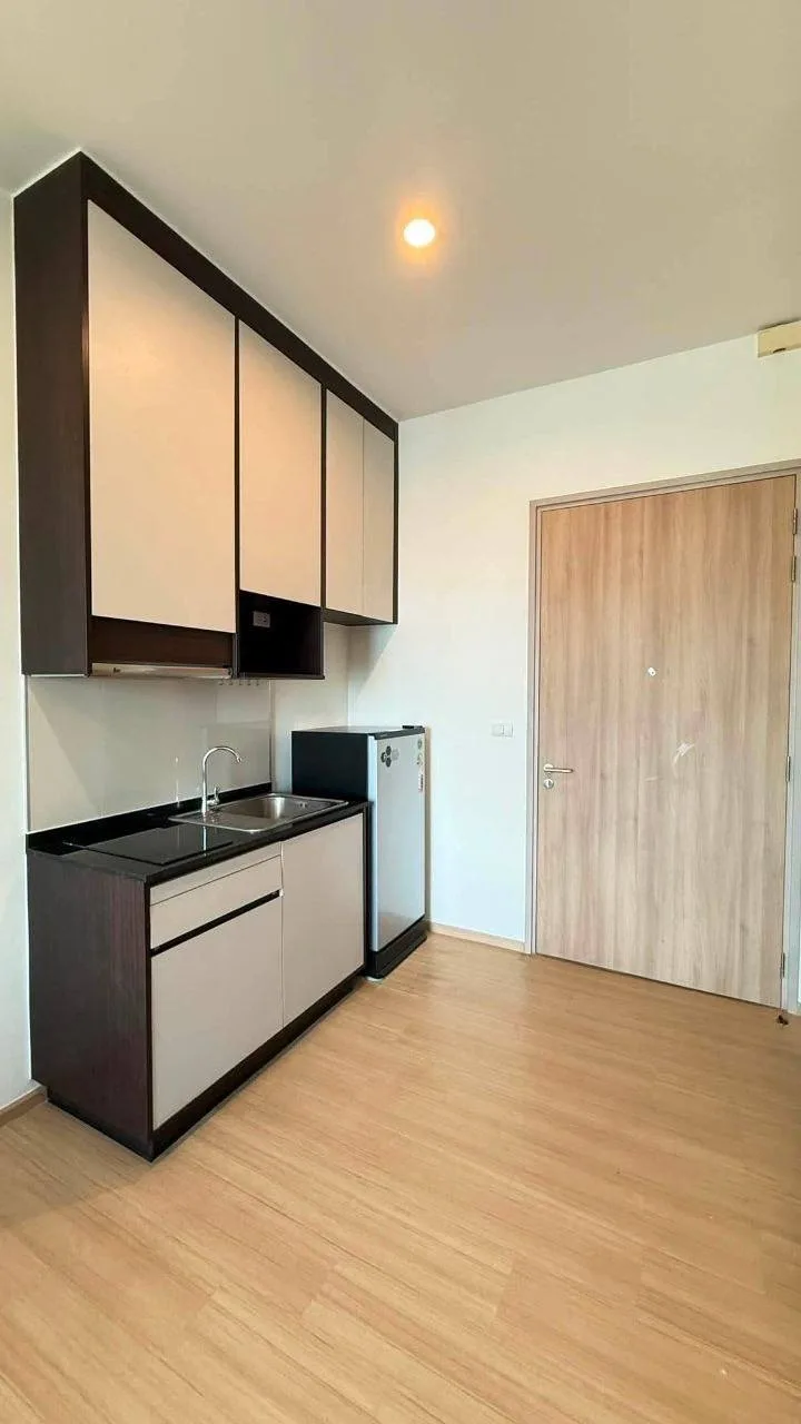 1 bedroom condo for rent in Thong Lo Bangkok - living room view
