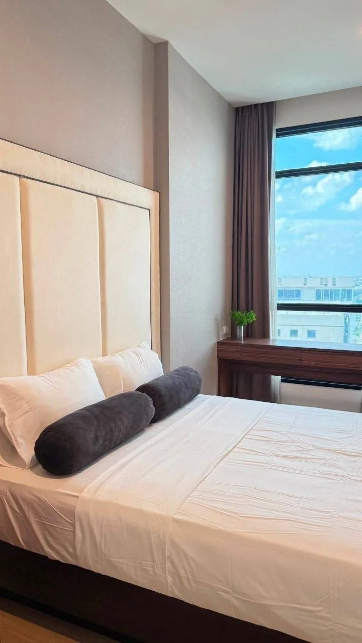 1 bedroom condo for rent in Thong Lo Bangkok - bathroom and modern finishes
