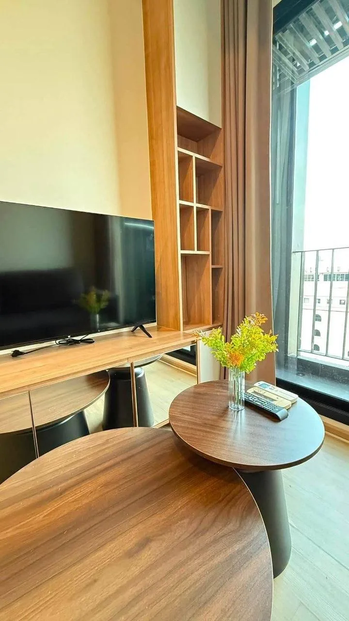 1 bedroom condo for rent in Thong Lo Bangkok - living room view