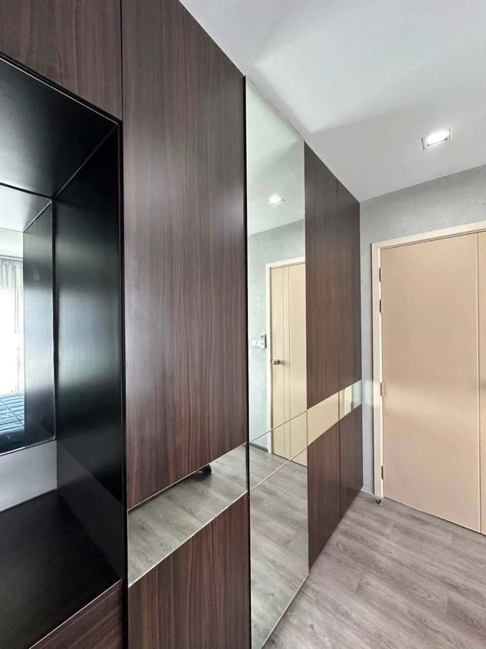 1 bedroom condo for rent in Suan Luang - Hua Mak Bangkok - kitchen and dining area