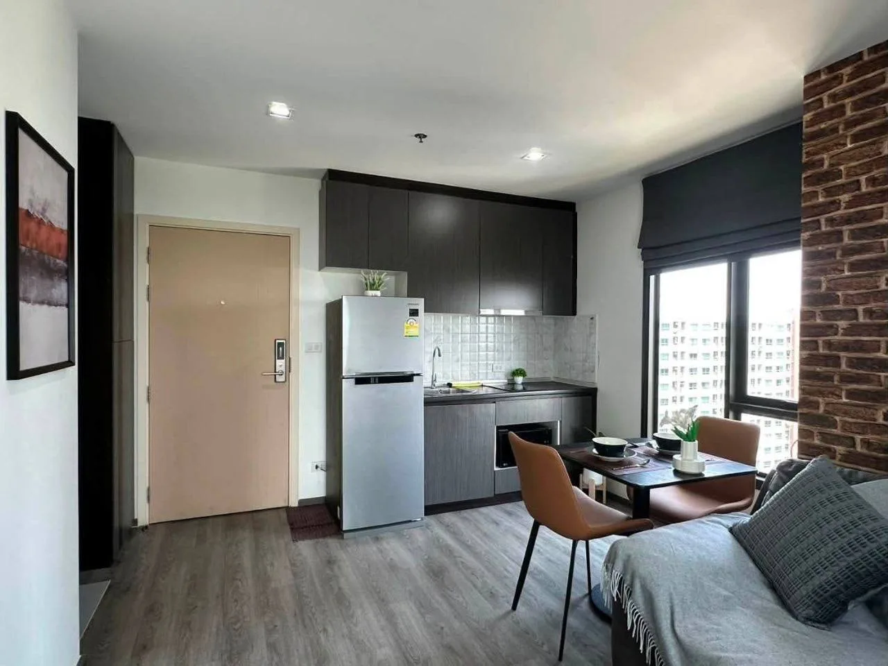 1 bedroom condo for rent in Suan Luang - Hua Mak Bangkok - bathroom and modern finishes