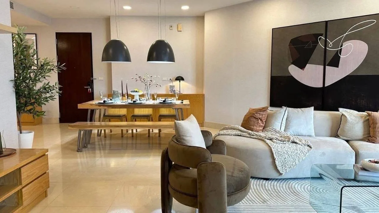 2 bedroom condo for rent in Charoenkrung Bangkok - bathroom and modern finishes