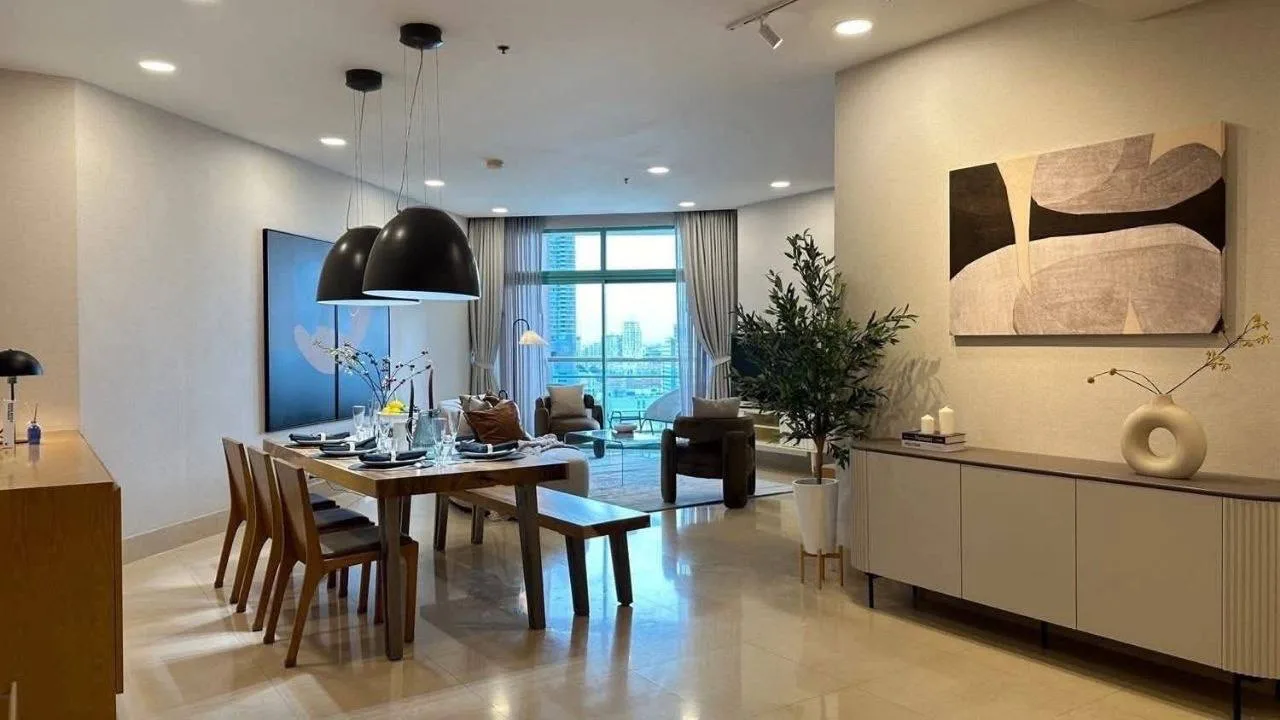 2 bedroom condo for rent in Charoenkrung Bangkok - living room view