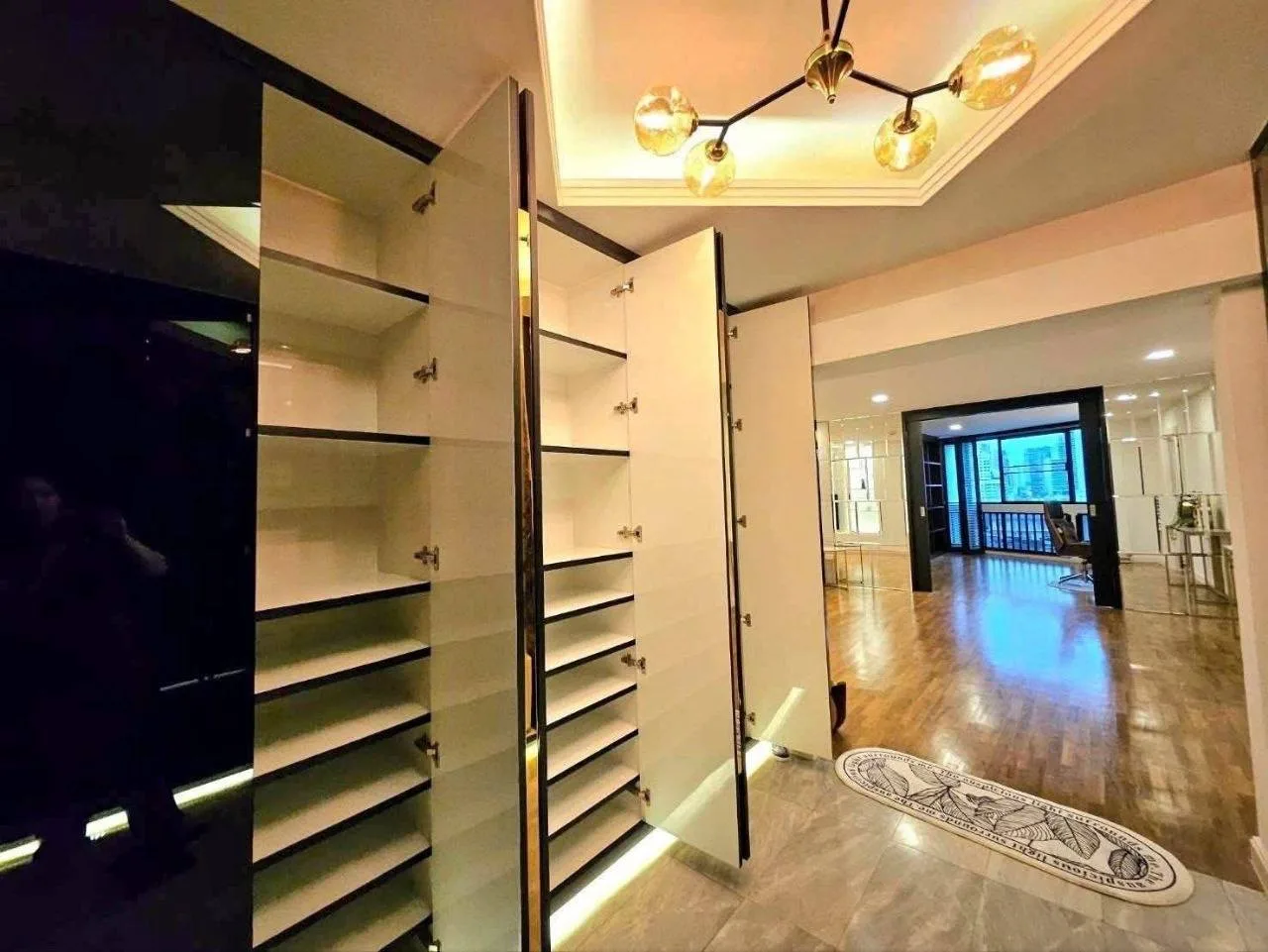 3 bedroom condo for rent in Sukhumvit Bangkok - swimming pool and building amenities