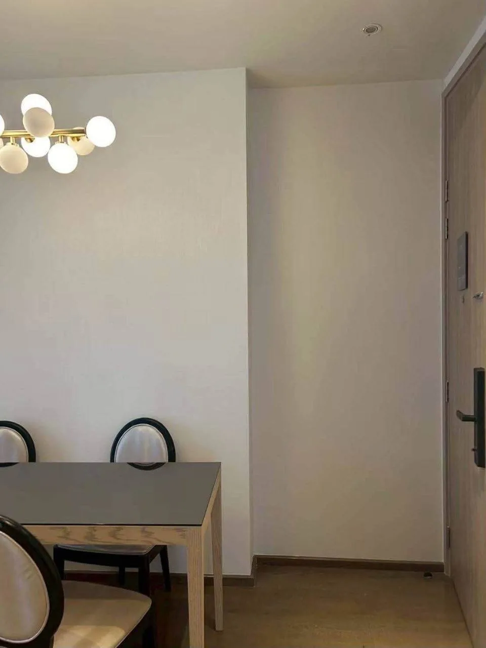 2 bedroom condo for rent in Sukhumvit Bangkok - master bedroom interior