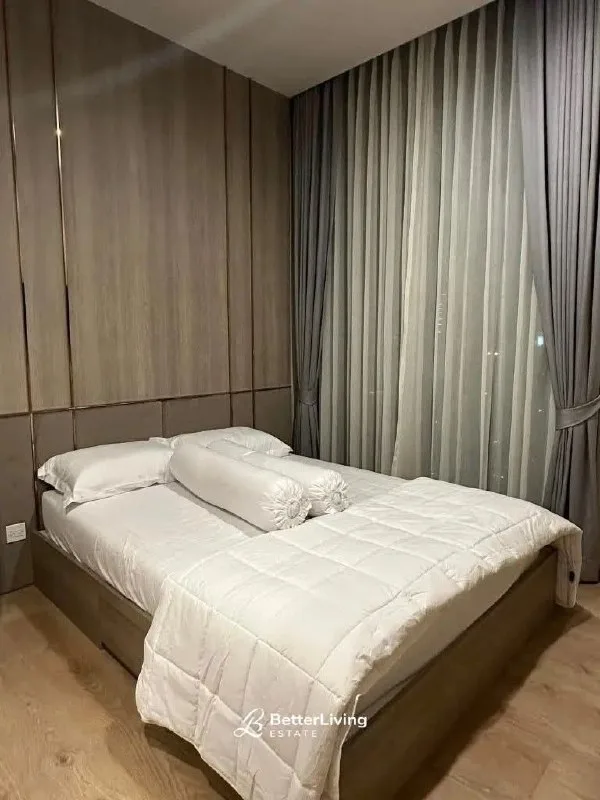 Studio condo for sale in Sukhumvit Bangkok - swimming pool and building amenities