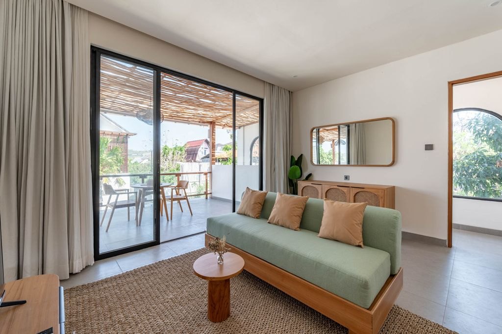 The Bloom House 4