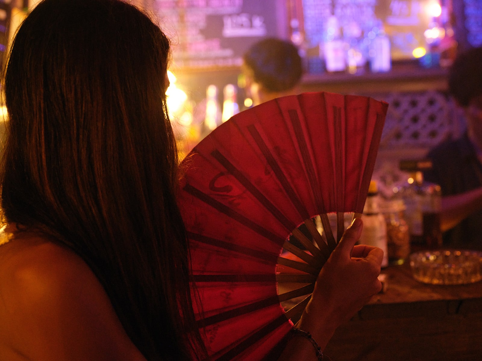Vibes and hand fan