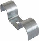 Suojaputkenpidin Fischer 28 mm kahdelle putkelle, 8 mm kiinnitysreikä 