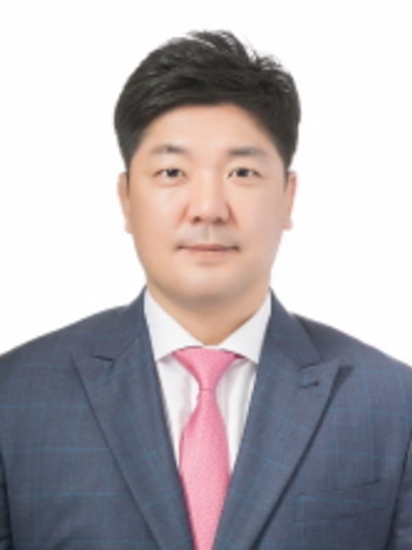 이용 의원 사진