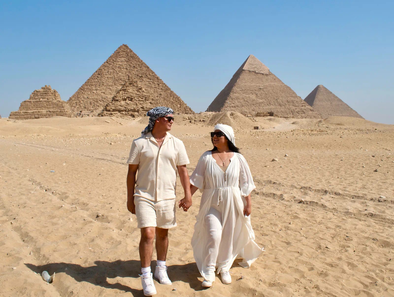 Romantic honeymoon photoshoot