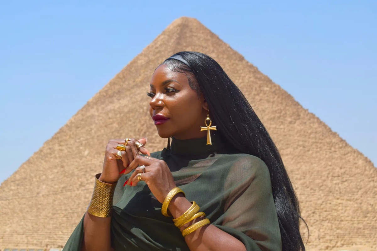 Lumière du soleil levant sur les Pyramides de Gizeh — meilleure période pour visiter l'Égypte