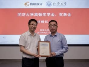 Tập đoàn giáo dục GOLDEN và Đại học Đồng Tế: trao tặng quỹ học bổng và quỹ khen thưởng giảng viên GOLDEN, 09/2022