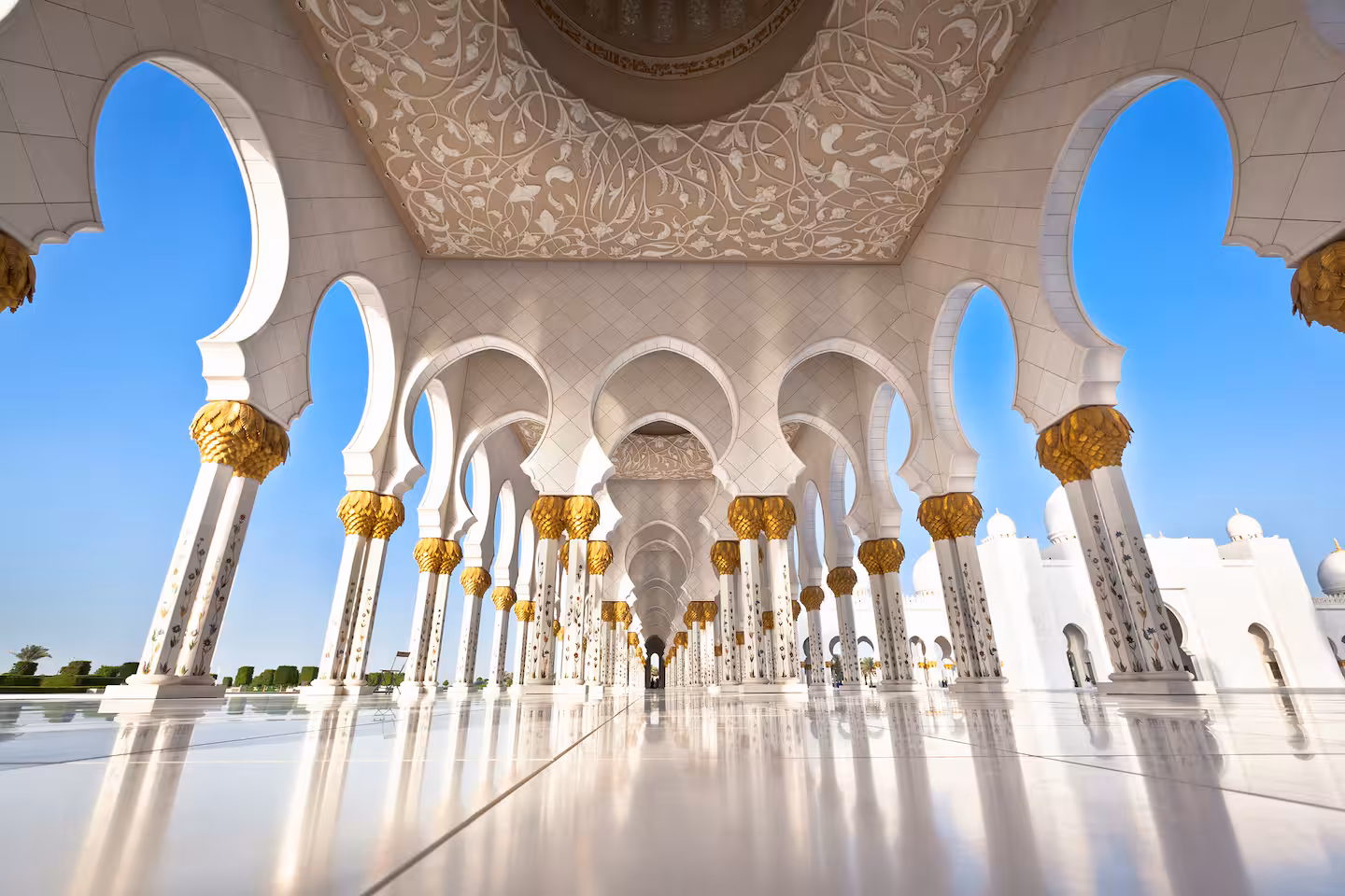 Abu Dhabi – The Jewel of the Emirates