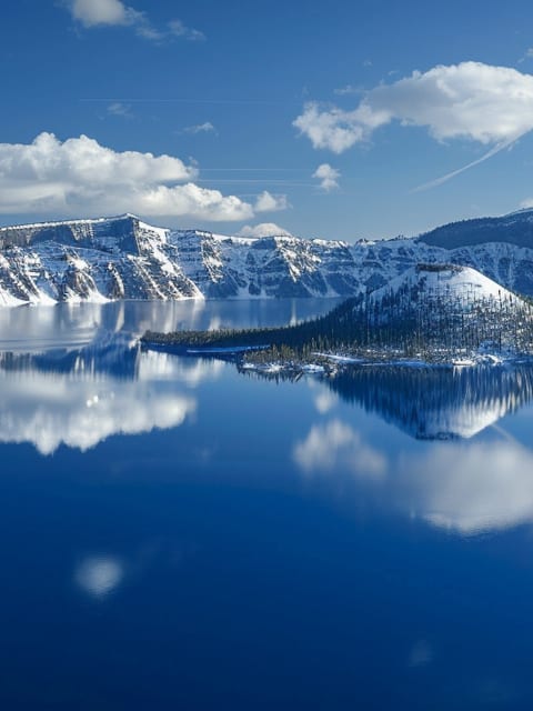 Picture of Crater Lake, Oregon, USA