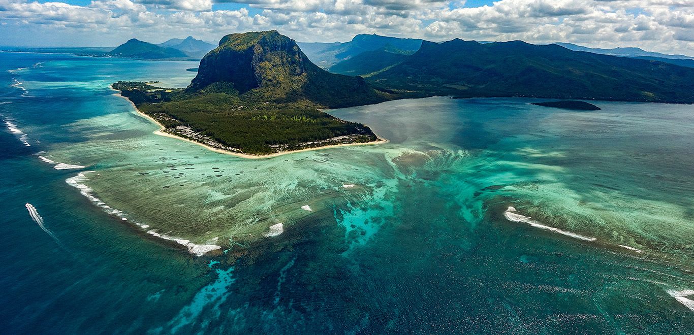 Mauritius Underwater Waterfall