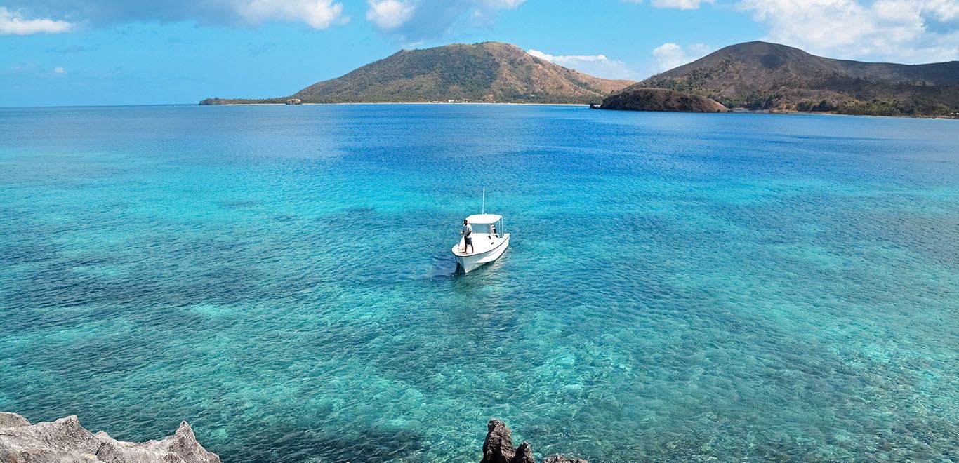 Blue waters off Yasawas, Fiji