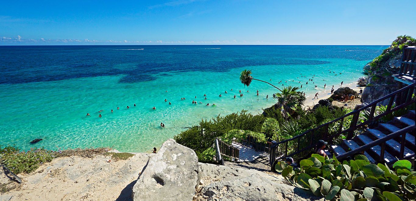 Extraordinary beach of the ruins of Tulum