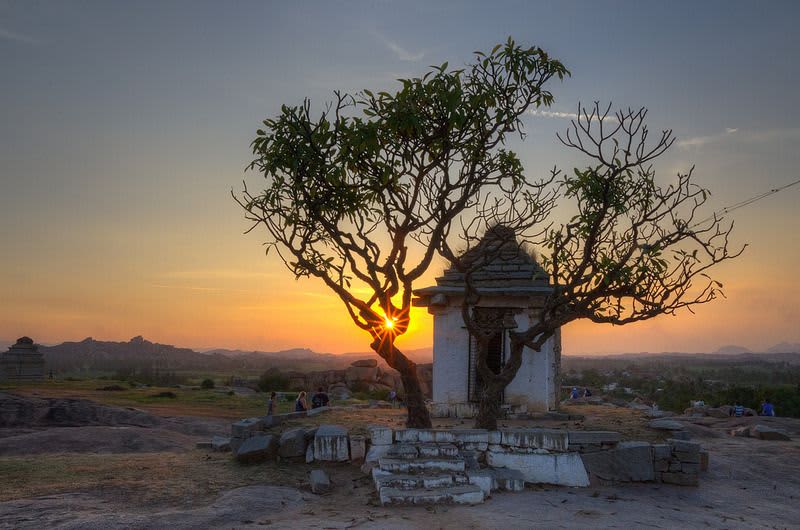 Sunset at Hemakuta Hill — Sightseeing / Nature in Hampi