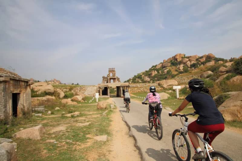 Cycling — Adventure / Sightseeing