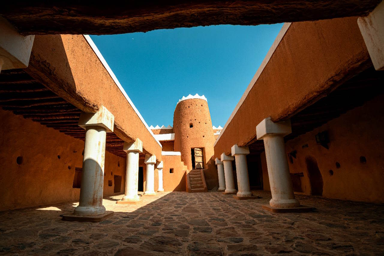 Saludo: Castillo de A'arif, Palacio Qishla y Mercado Tradicional de Barzan