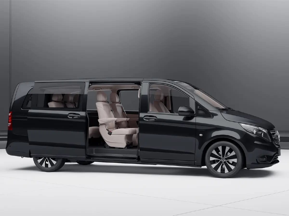 Rent a car with a driver from Jeddah to the nearest point to the Haram in Mecca