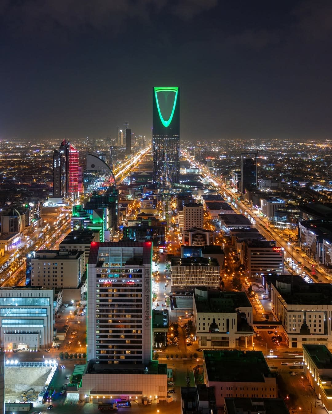 الرياض: جولة برج المملكة والفيصلية وسوق الديرة