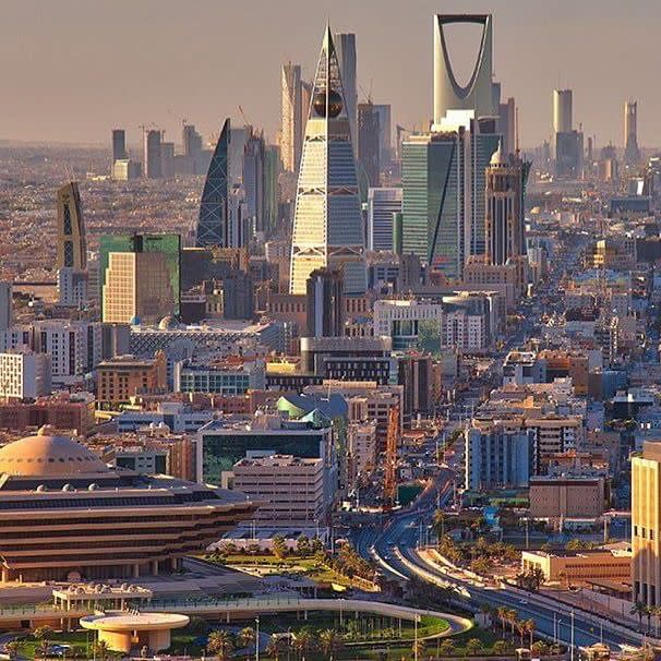 الرياض: جولة برج المملكة والفيصلية وسوق الديرة
