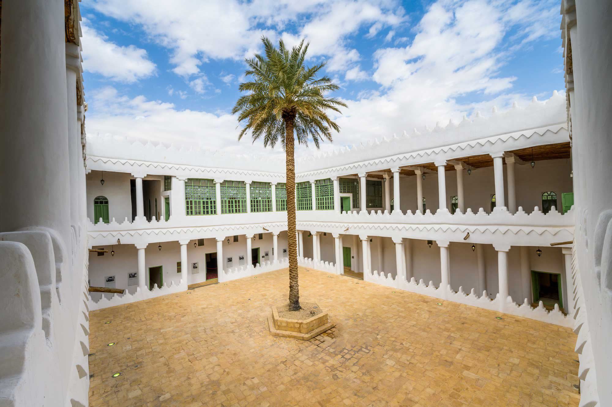 الرياض: جولة VIP في اهم معالم الرياض لشخصين مع وجبة