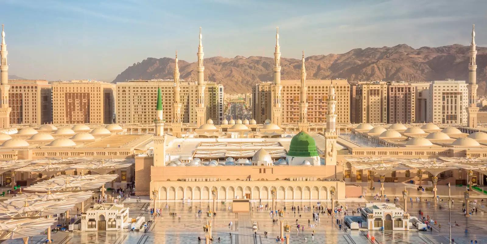 باقة ليالي المدينة – ليلتين روحانيتين في المدينة المنورة
