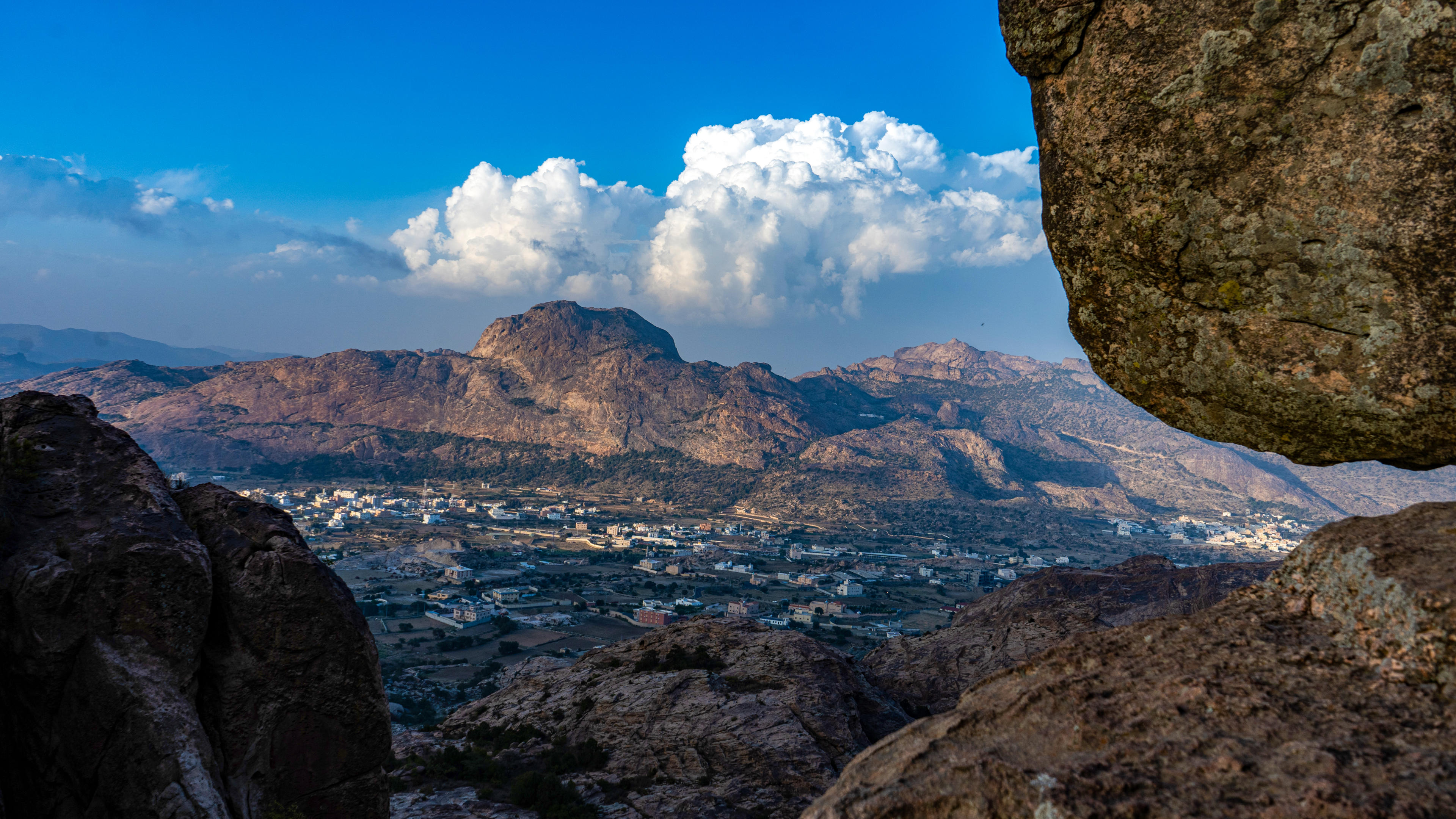 Tanomah: Mountain Peaks Hike
