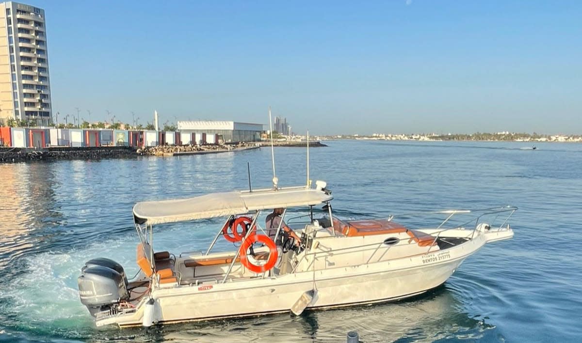 Djeddah : Excursion en bateau à l’île de Bayadah avec plongée en apnée
