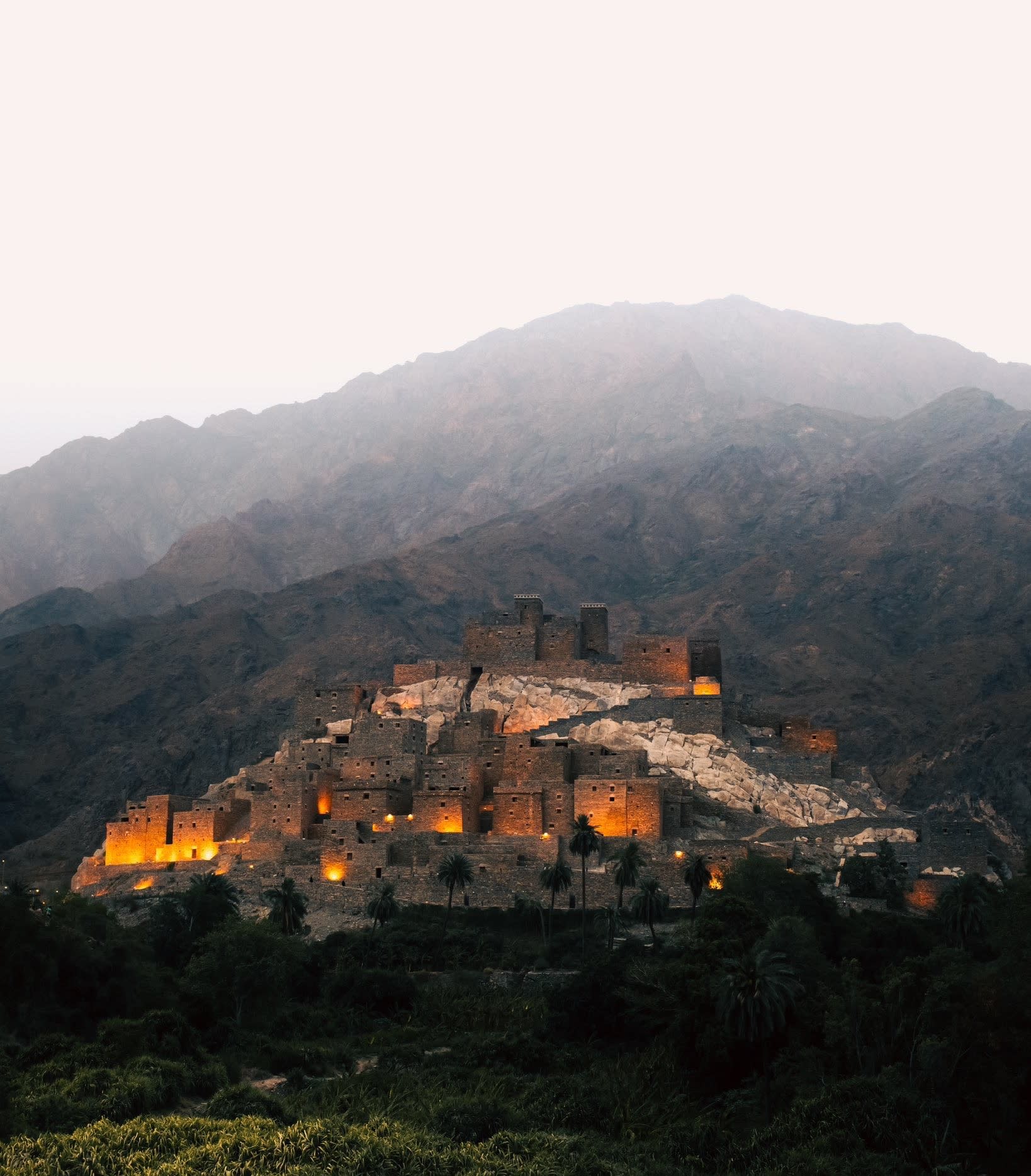 Al-Baha : Les saveurs du passé dans les plats du village patrimonial de « Dhi Ain »