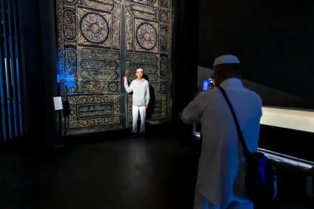 رحلة إلى المعالم النبوية بالقرب من المسجد الحرام