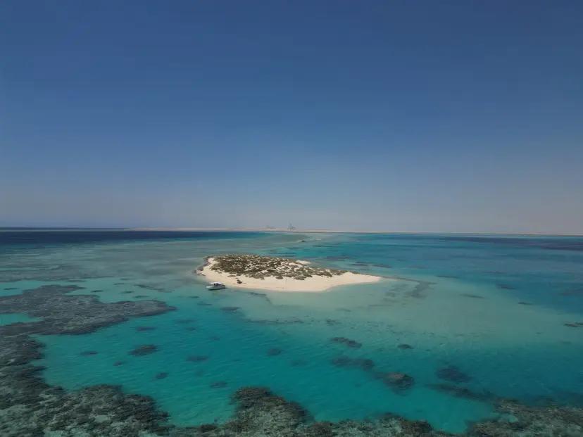 Madinah and Yanbu: A day trip to Al-Buraidi Island – diving and barbecue