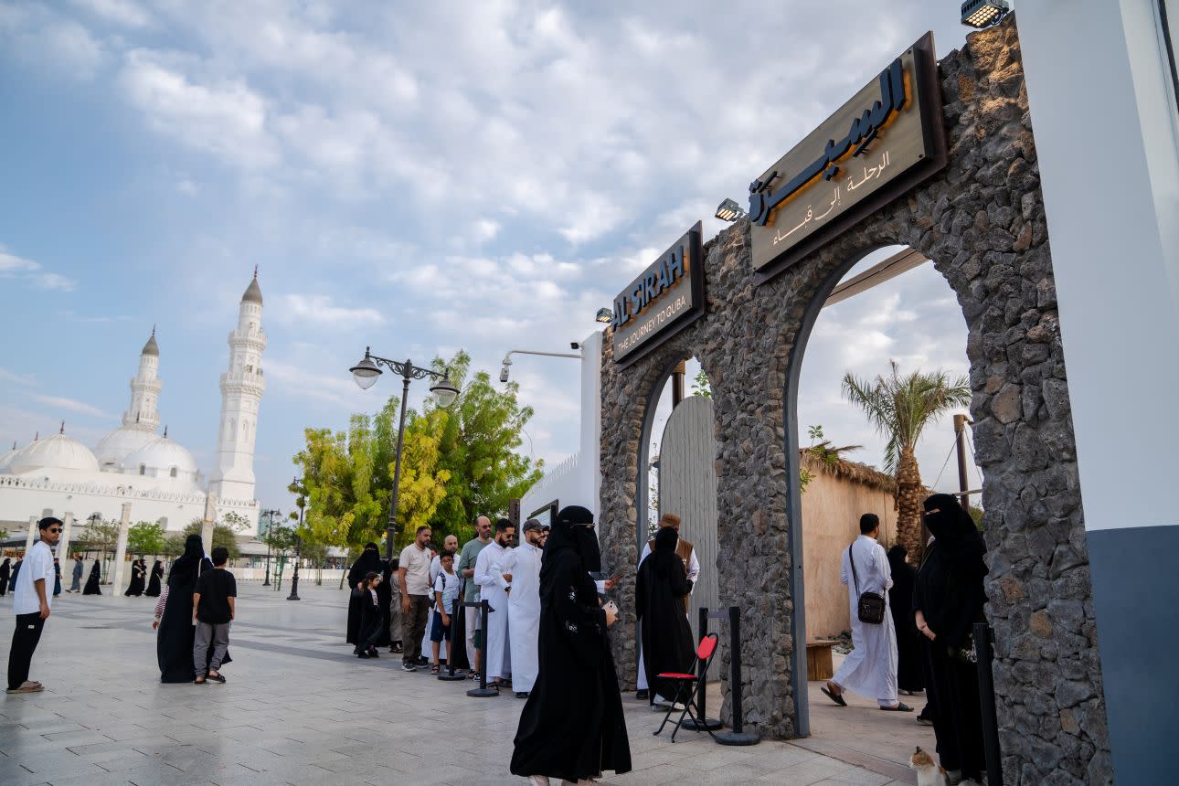 تجارب السيرة: الرحلة إلى قباء وبستان المستظل وبئر عذق