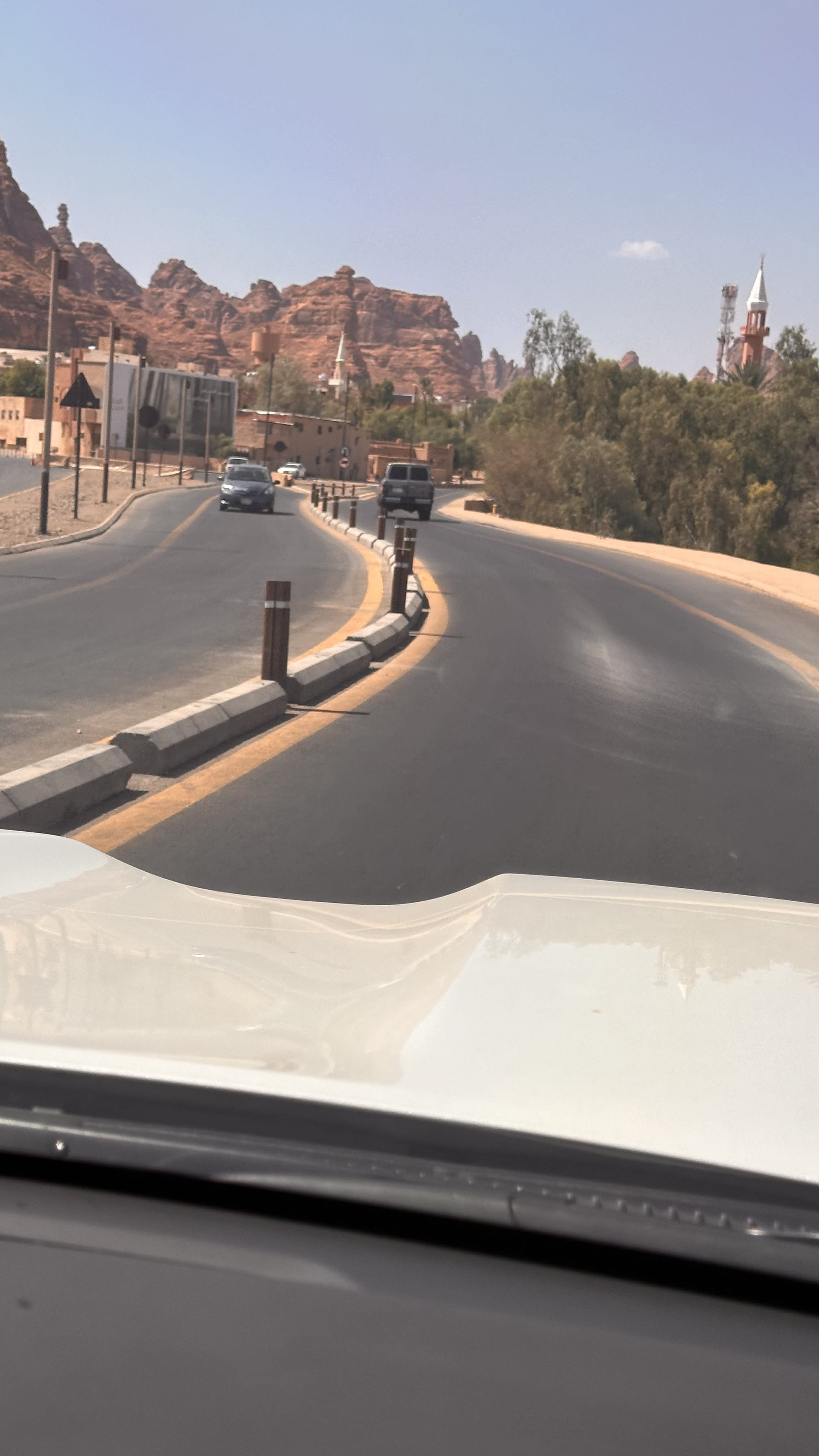الانتقال من المدينة المنورة إلى العلا