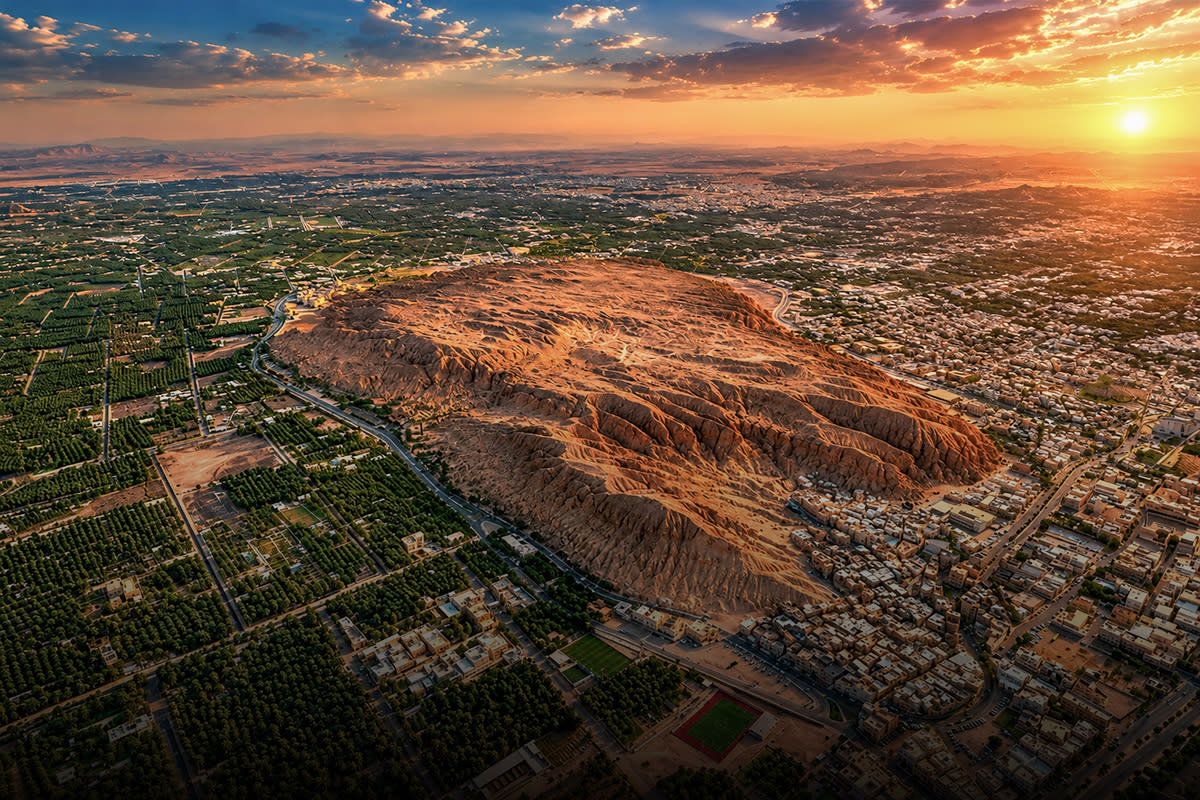 جبل القارة - رحلة إلى أعماق الطبيعة