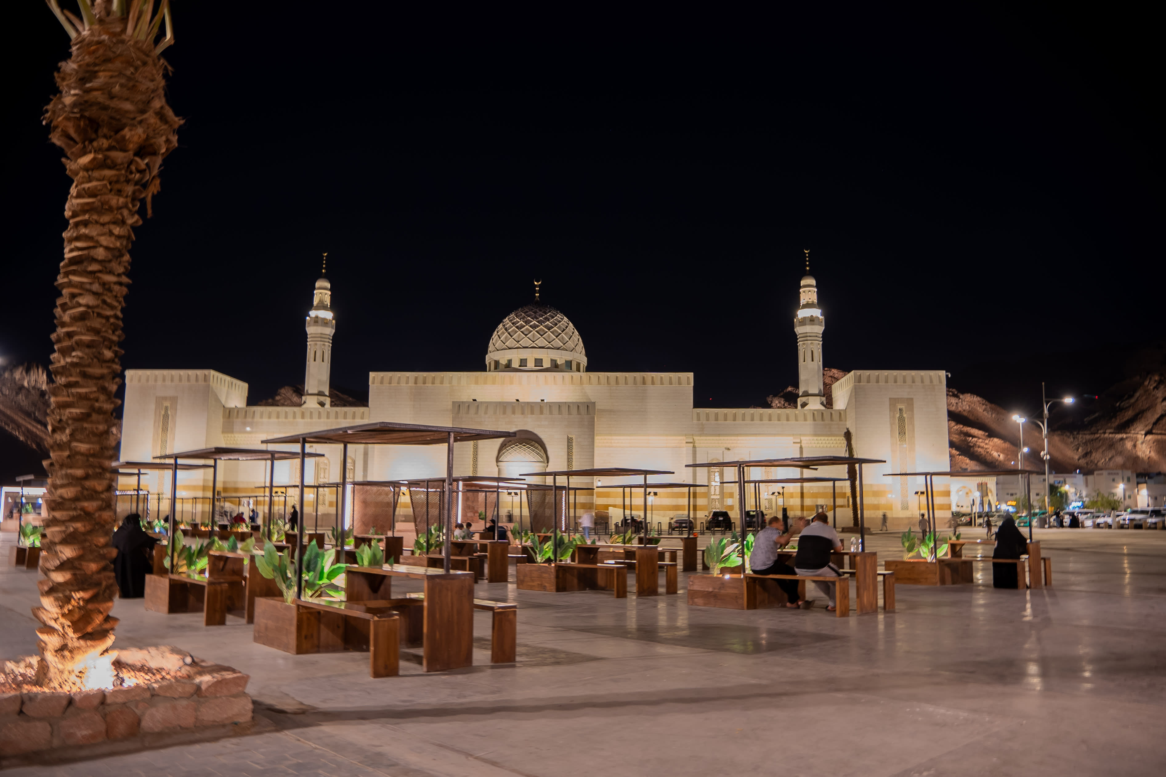 Medina: Visiting Sayyid al-Shuhada Square