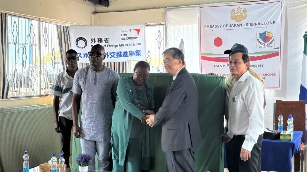 Ministry of Foreign Affairs of Japan donate safe mats for gymnastics to Sierra Leone