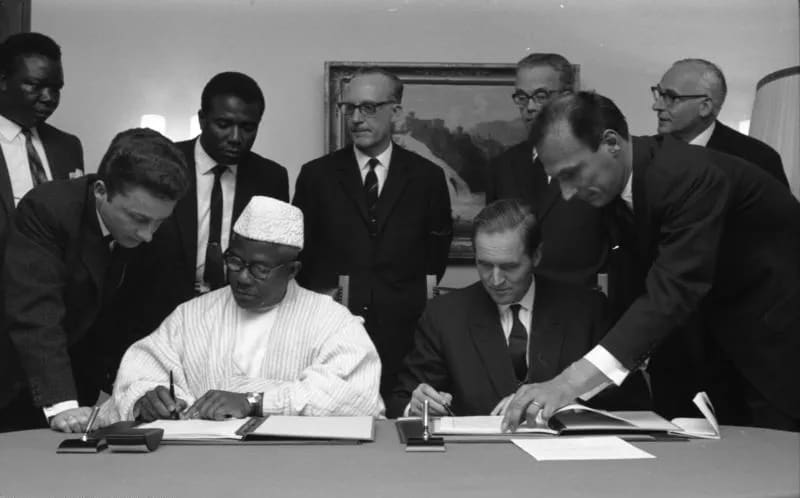 Bonn: ɛp agrimɛnt wit Salone