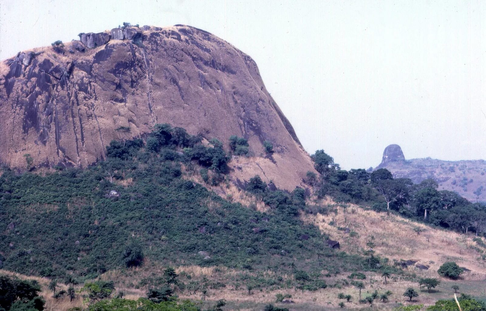 Hills at the end of the dry season near Bumban, Sierra Leone (West Africa) (2047772064)