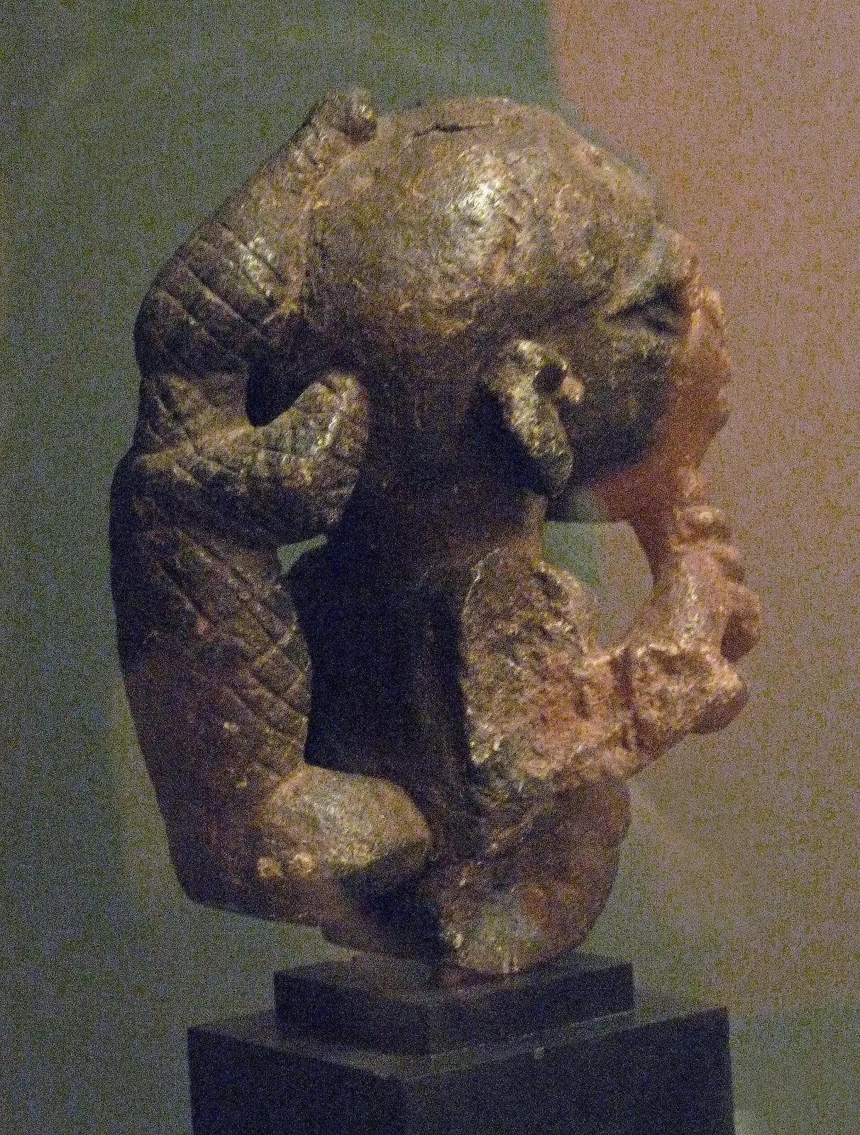 Nomoli with a crocodile, Musée de la Compagnie des Indes