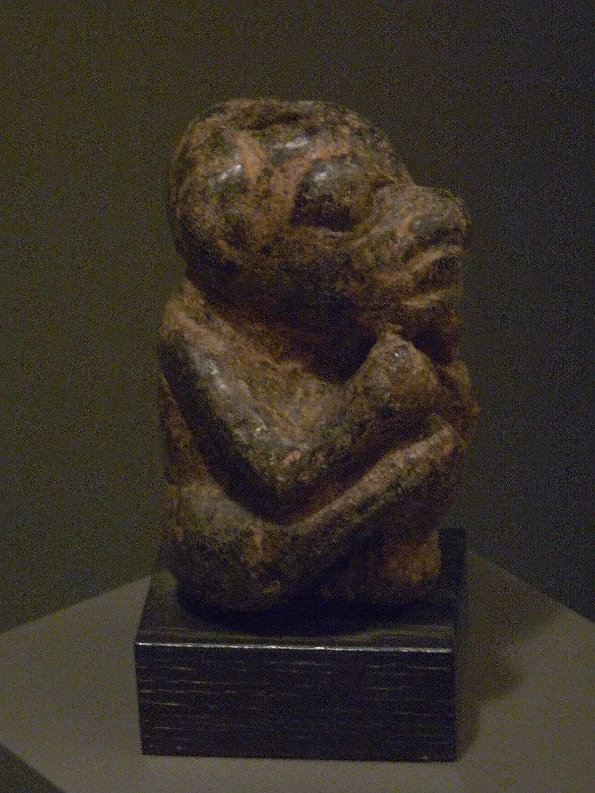 Nomoli: seated monkey, Musée de la Compagnie des Indes