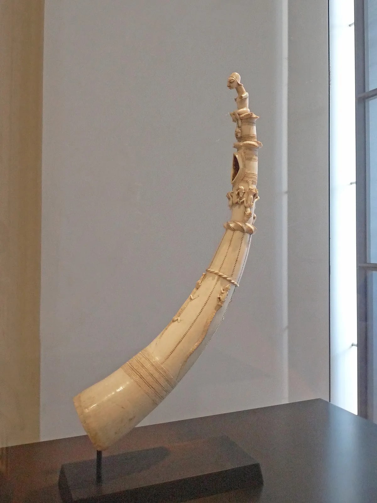Side-blown horn, Sapi, Sierra Leone (1)